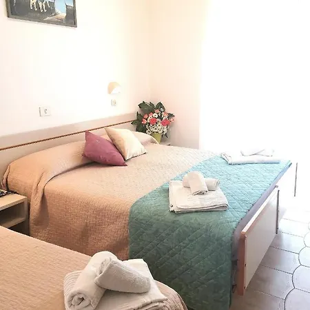 Alcazar Szálloda 3*