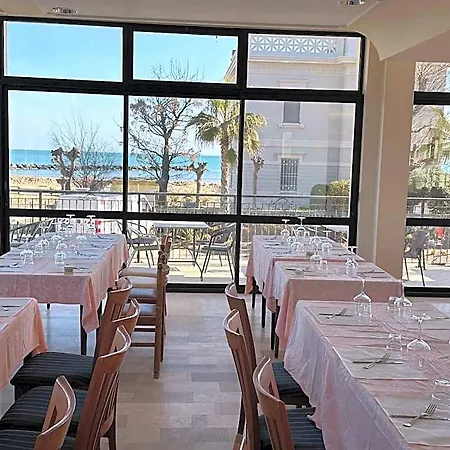 Hotel Alcazar 3*