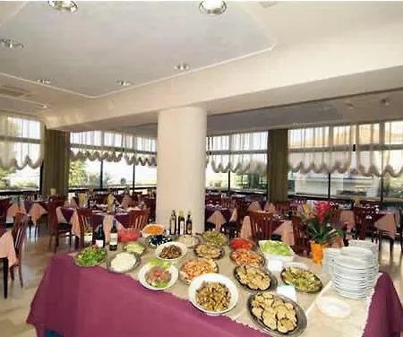 Alcazar 3* Rímini
