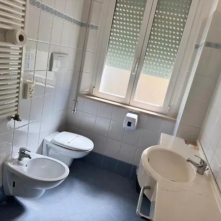 Alcazar מלון 3*