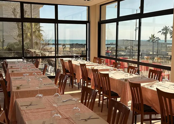 Ξενοδοχείο Alcazar 3*